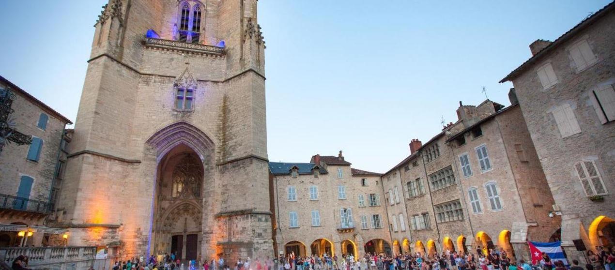 Au Temps D'Antan Lägenhet Villefranche-de-Rouergue Exteriör bild