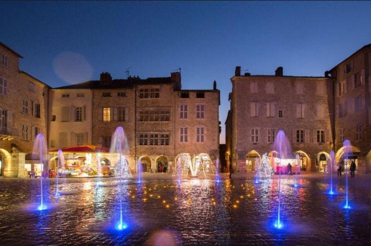 Au Temps D'Antan Lägenhet Villefranche-de-Rouergue Exteriör bild